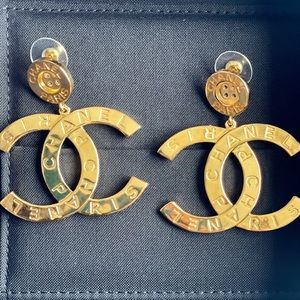 CHANEL PARIS Button Drop CC Earrings SOLD OUT